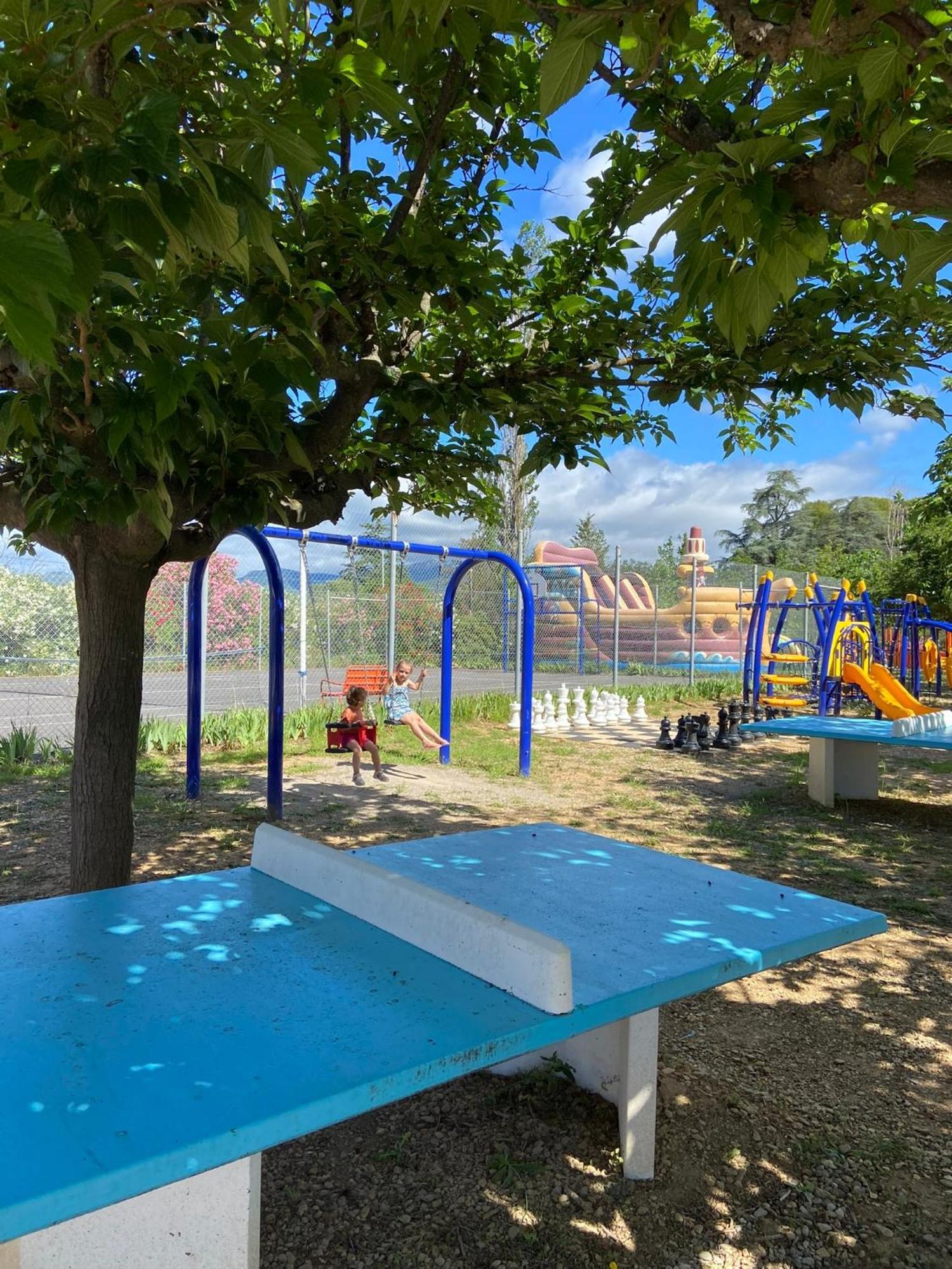 Camping Paradis Family Les Rives De L'Herault 지그낙 외부 사진