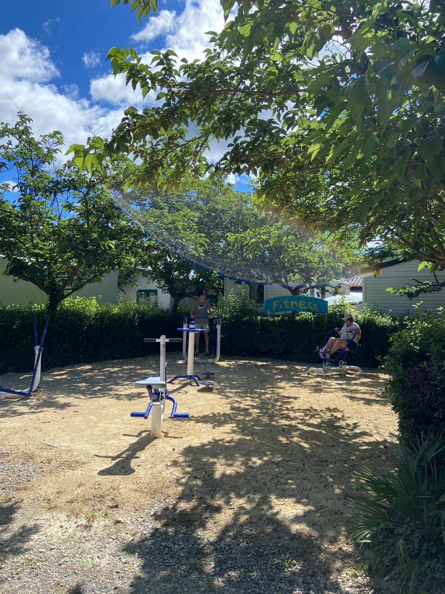Camping Paradis Family Les Rives De L'Herault 지그낙 외부 사진