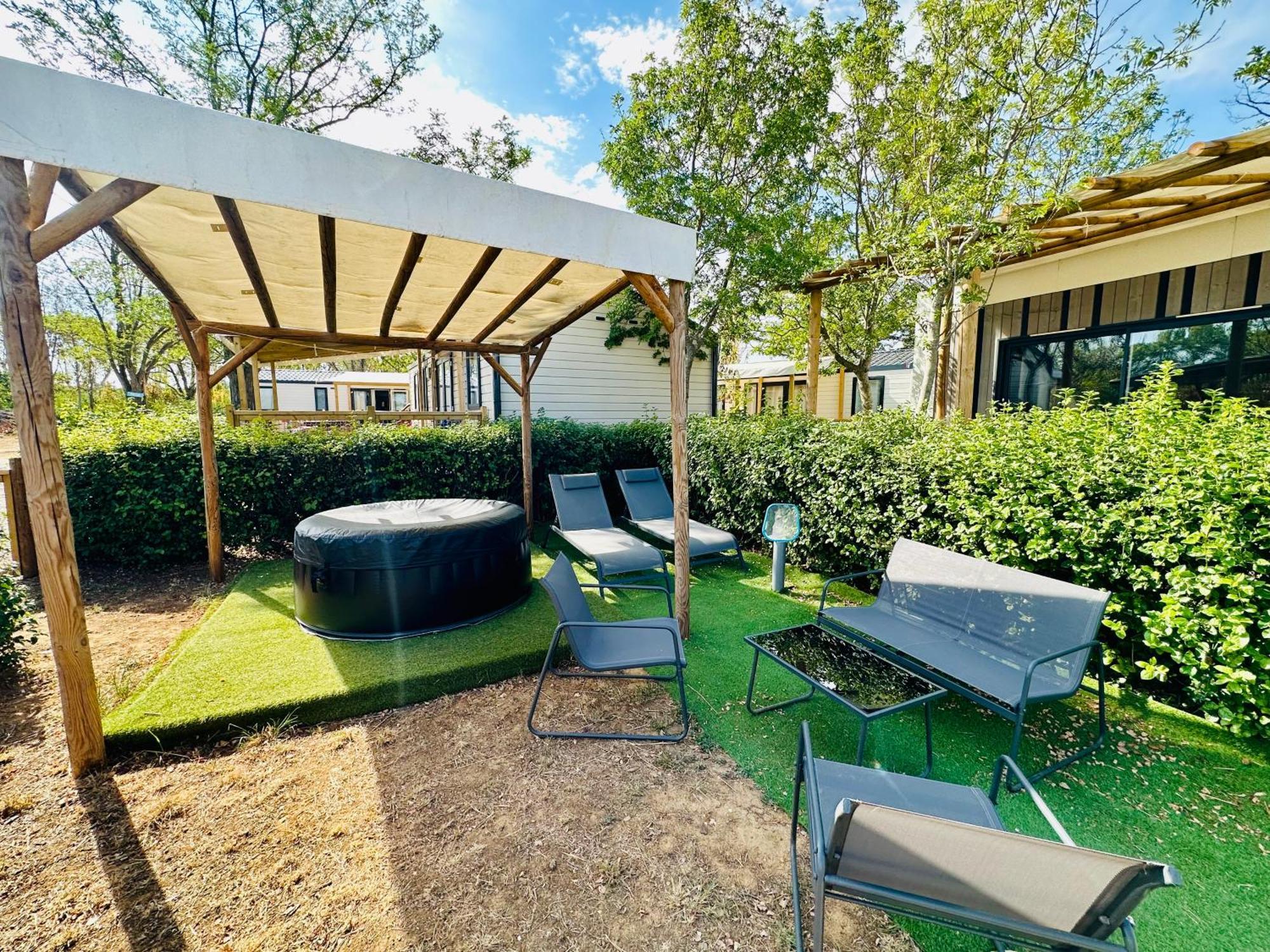 Camping Paradis Family Les Rives De L'Herault 지그낙 외부 사진