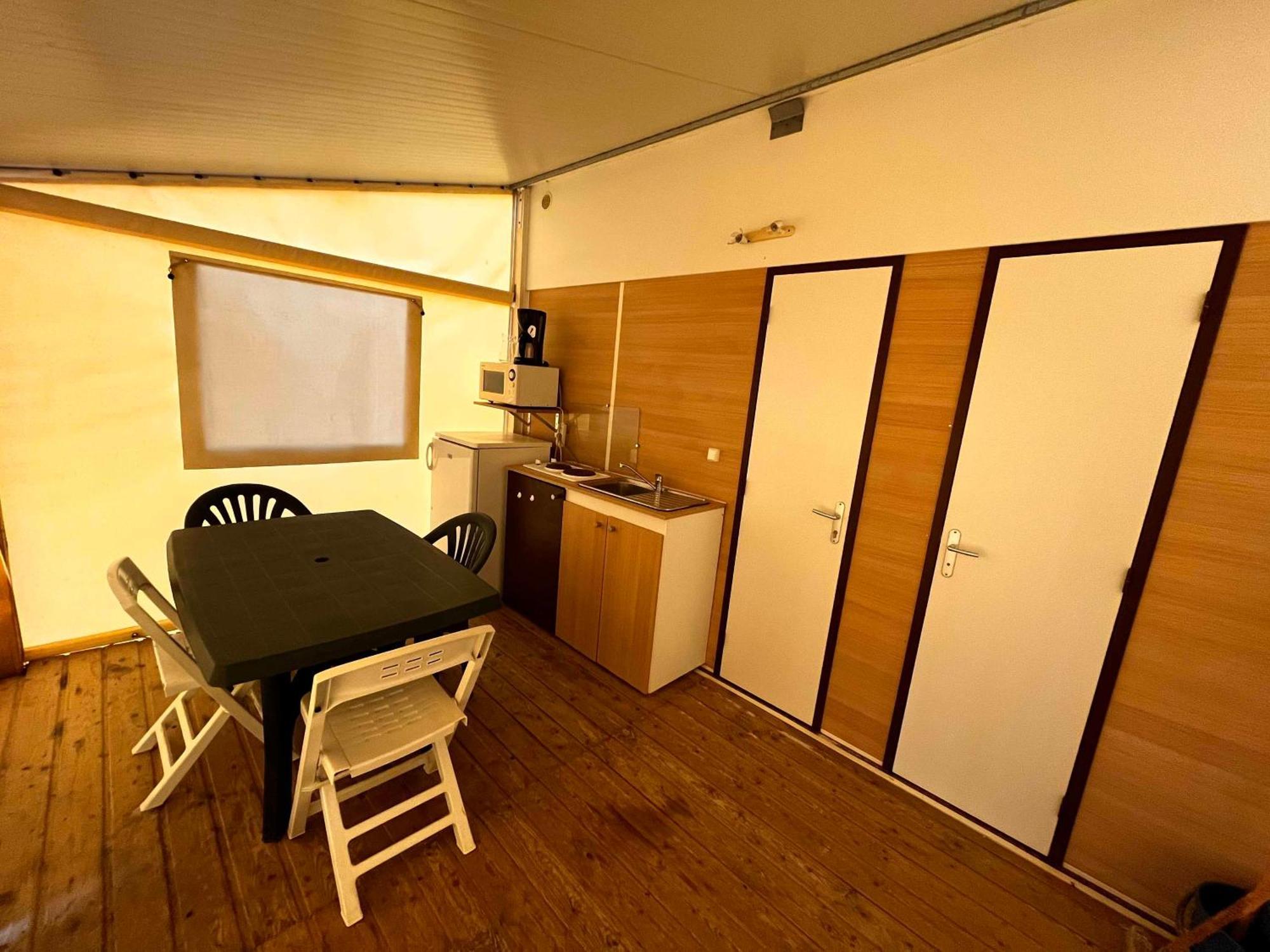 Camping Paradis Family Les Rives De L'Herault 지그낙 객실 사진